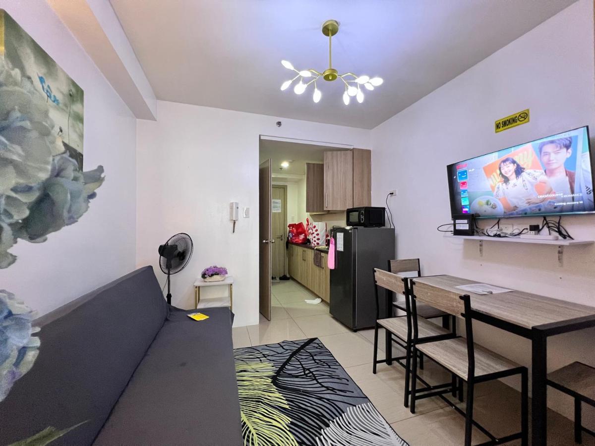 Units At Shore Residences Moa Complex Near Airport * Pasay