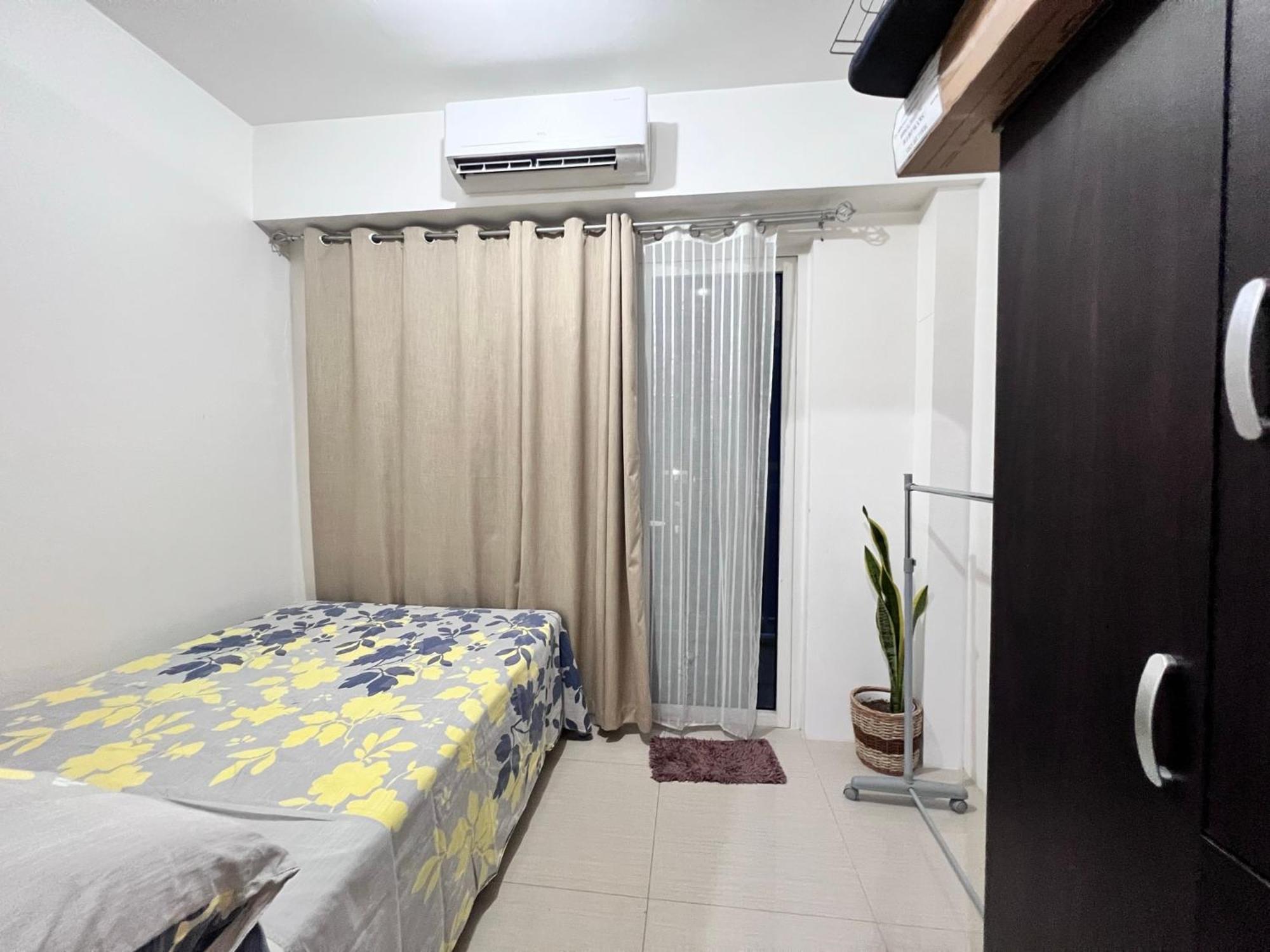 Units At Shore Residences Moa Complex Near Airport *
